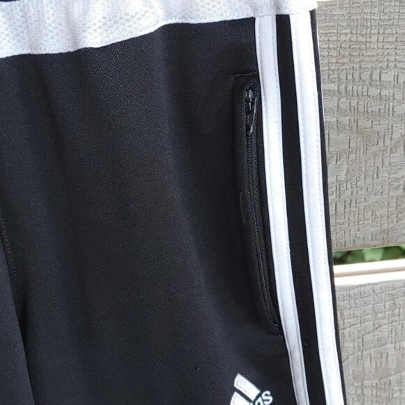 Adidas Girls 9-10Y Short pant size S Black - Picture 4 of 9